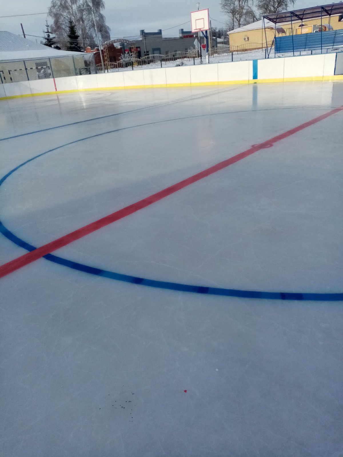 Лед для тренировок и соревнований по хоккею